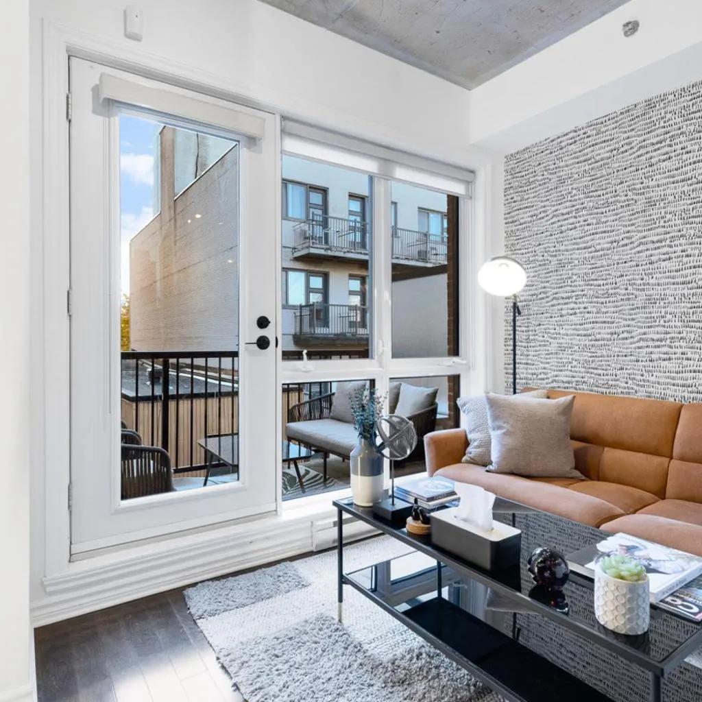 Photograph of Pristine Parc Avenue Pad With Parking