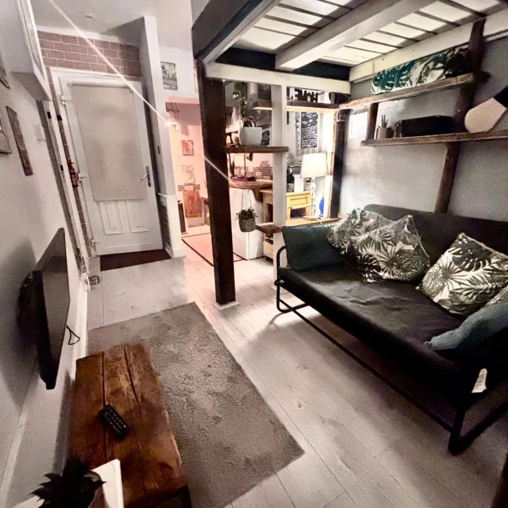 Photograph of Studio at 39