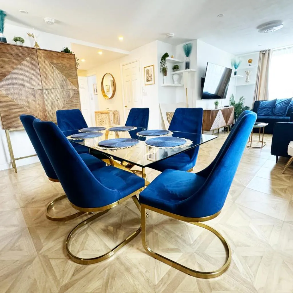 Photograph of Big Ben Panorama, Parliament View, 3 bedrooms, Central London, Luxurious flat for 6 guests