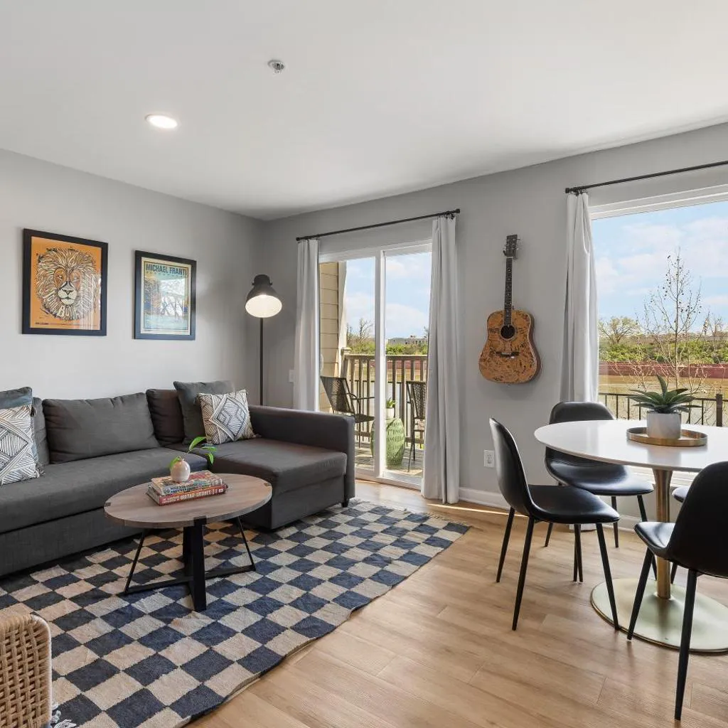 Photograph of Nashville Oasis Walk to Broadway with POOL, Parking, Gym and Patio