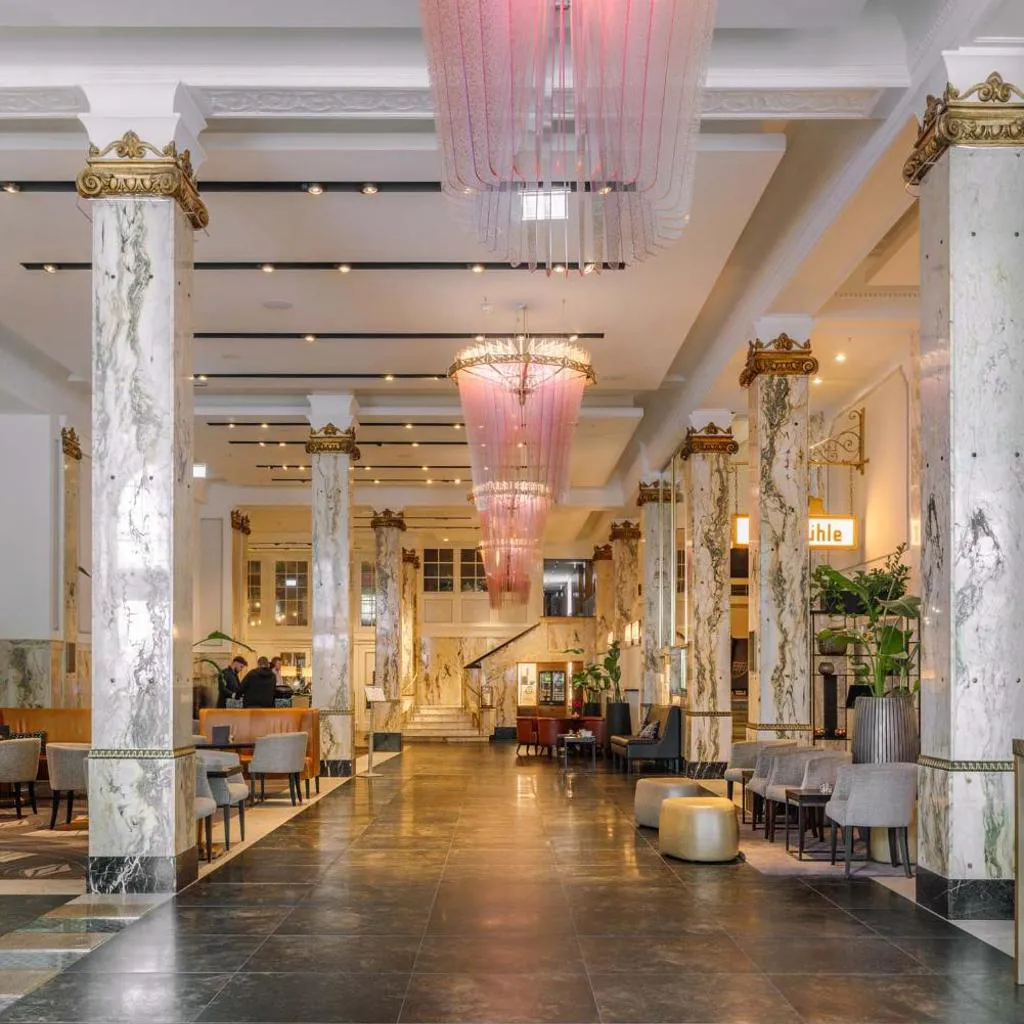 Photograph of Reichshof Hotel Hamburg