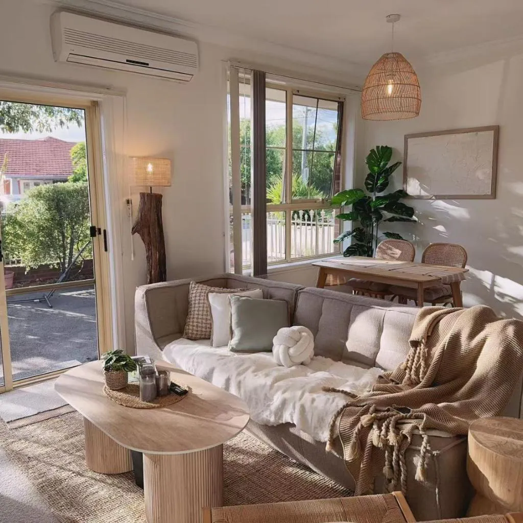 Photograph of Entire Pet-Friendly Family Home in Bentleigh Central with Garden, Sleeps 4, Free Parking, Walk to Shops