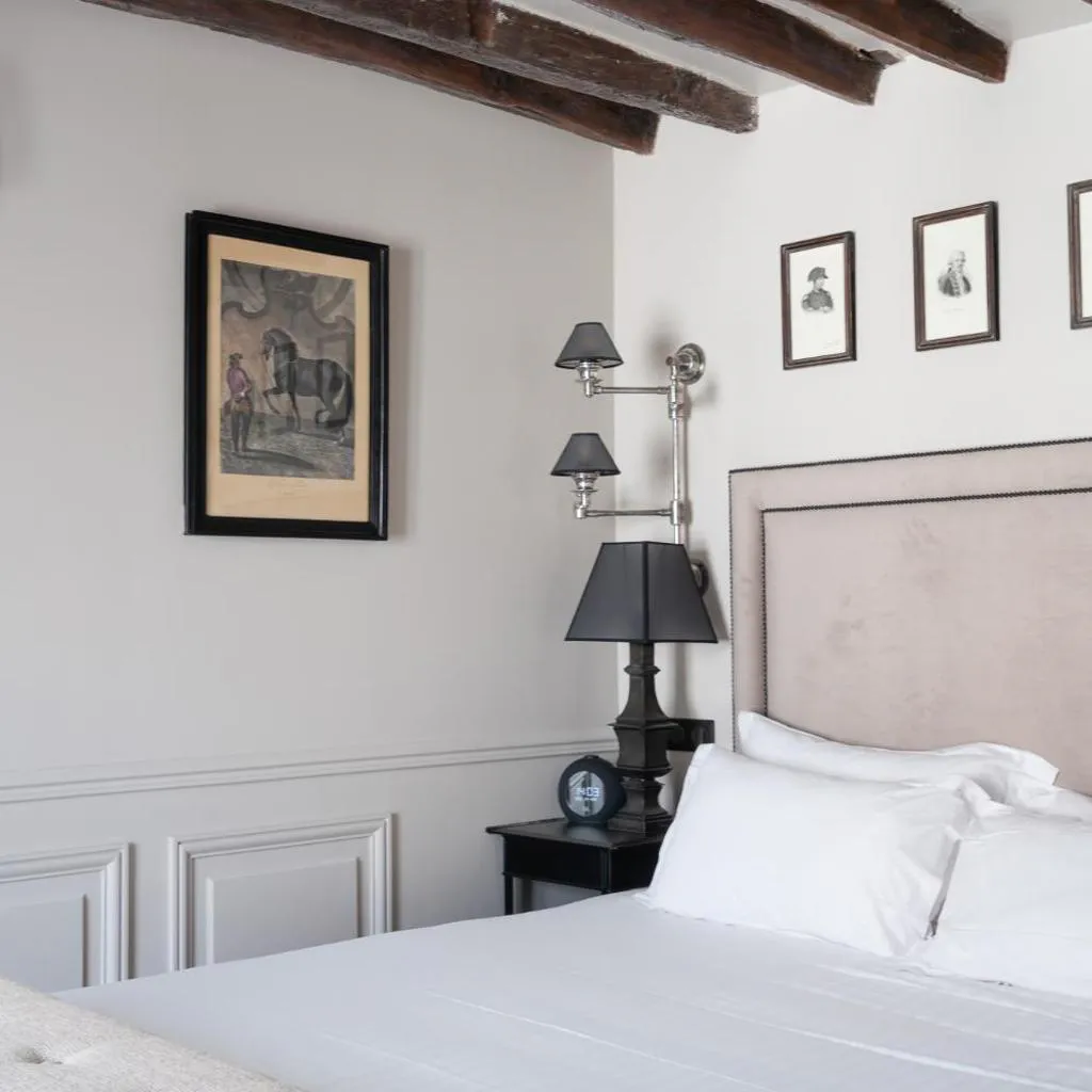 Photograph of Hotel Saint-Louis en L'Isle - Notre-Dame