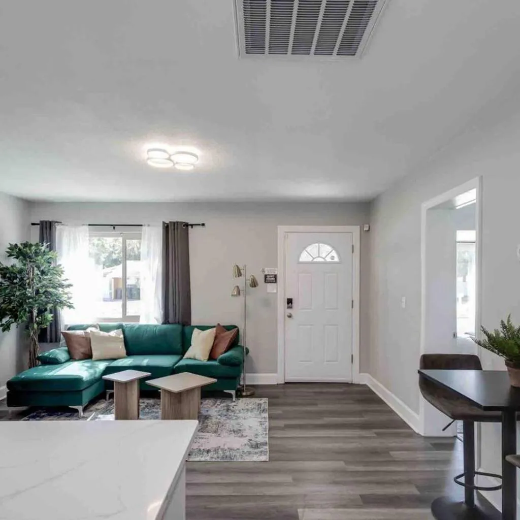 Photograph of South Tampa 3BR with Backyard that Sleeps 10