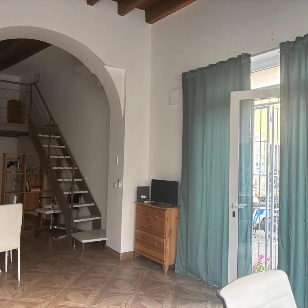 Photograph of LOVELYLOFT, via Meda