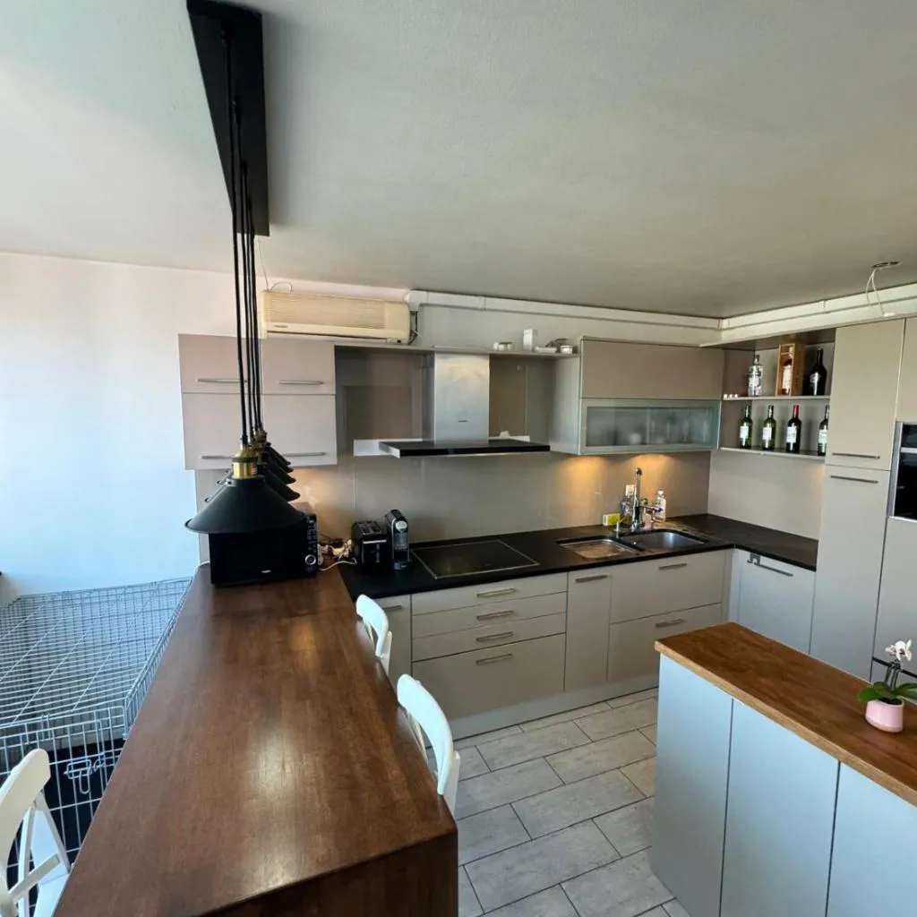 Photograph of Duplex top floor 1km from Eiffel Tower