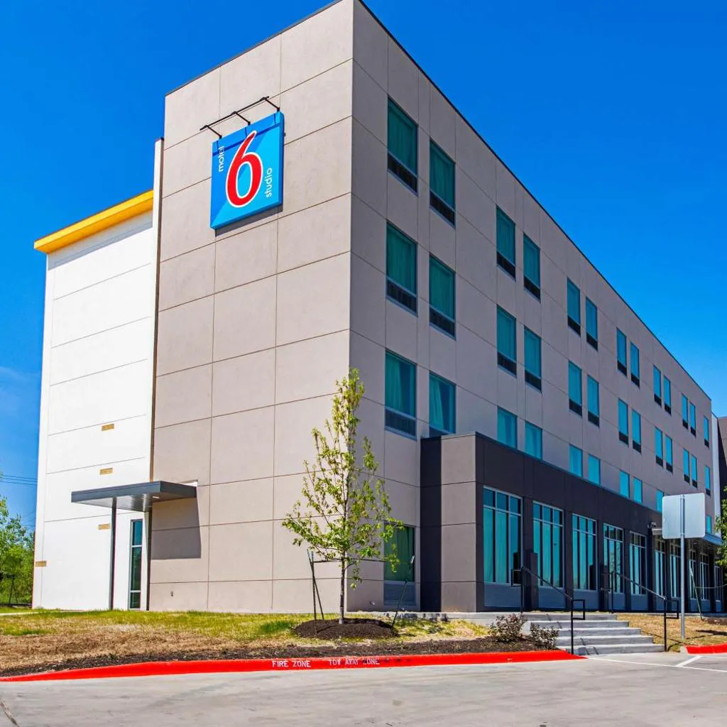 Photograph of Motel 6 Austin Airport