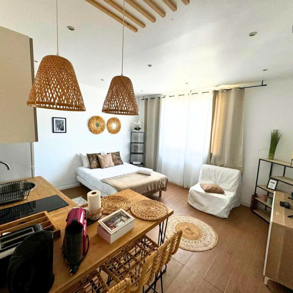 Photograph of Studio Déco Blancarde 2-3 pers Terrasse Parking Clim