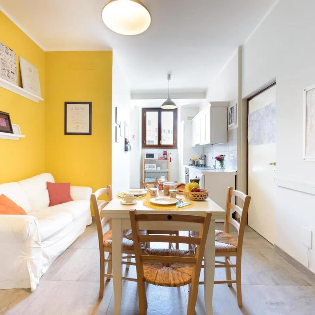 Photograph of Suite Laterani 3 bedrooms with parking - Colosseum Area