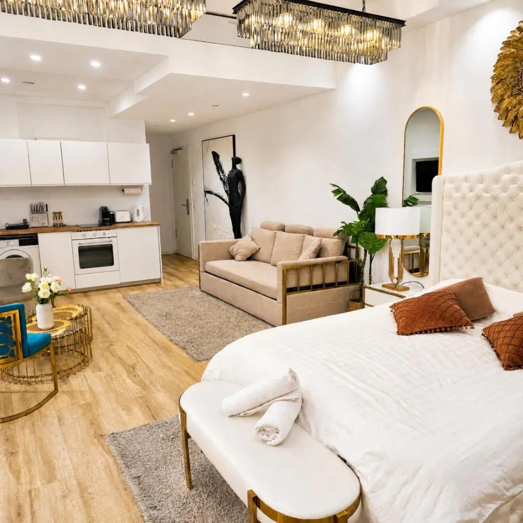 Photograph of Lovely central apartment - Pool Gym Sauna extra buchbar