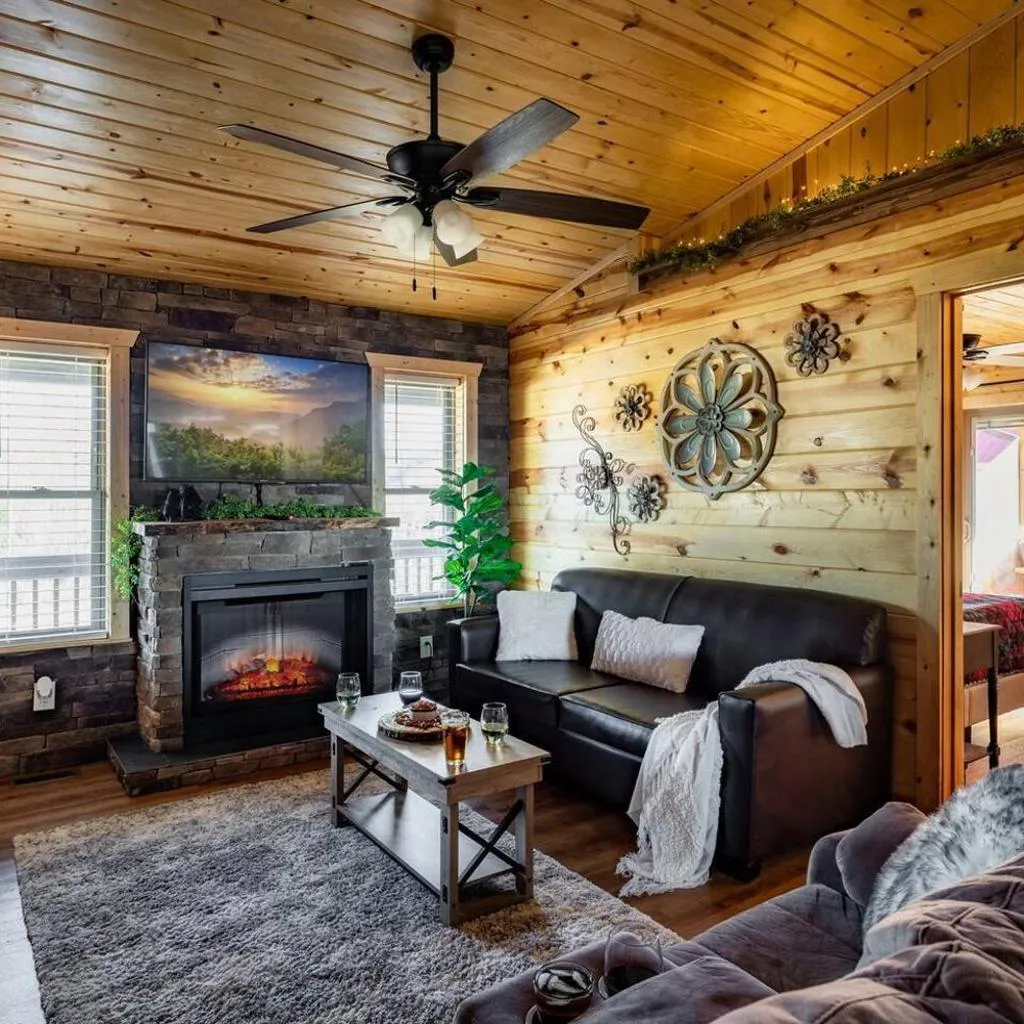 Photograph of Firefly Cabin