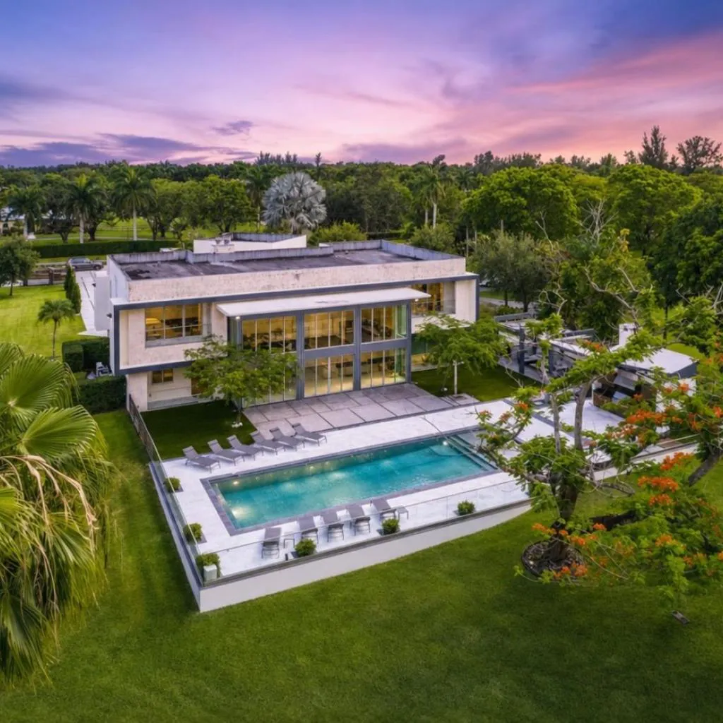 Photograph of Luxury 9-Bedroom Villa in Southwest Ranches with Private Pool, Jacuzzi, and Movie Theater, Sleeps 20