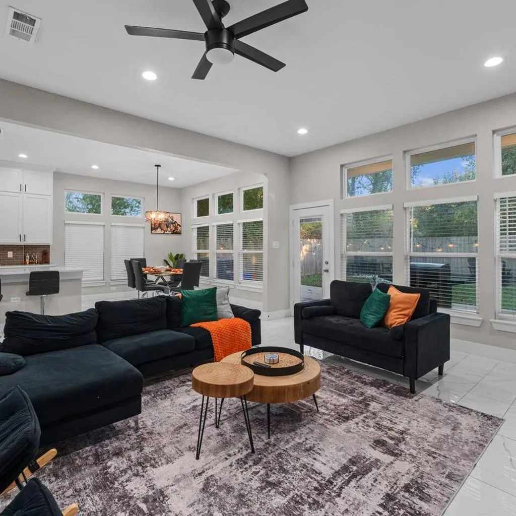 Photograph of Lux, Fenced Backyard 4 Pets, Firepit, Exec Desk
