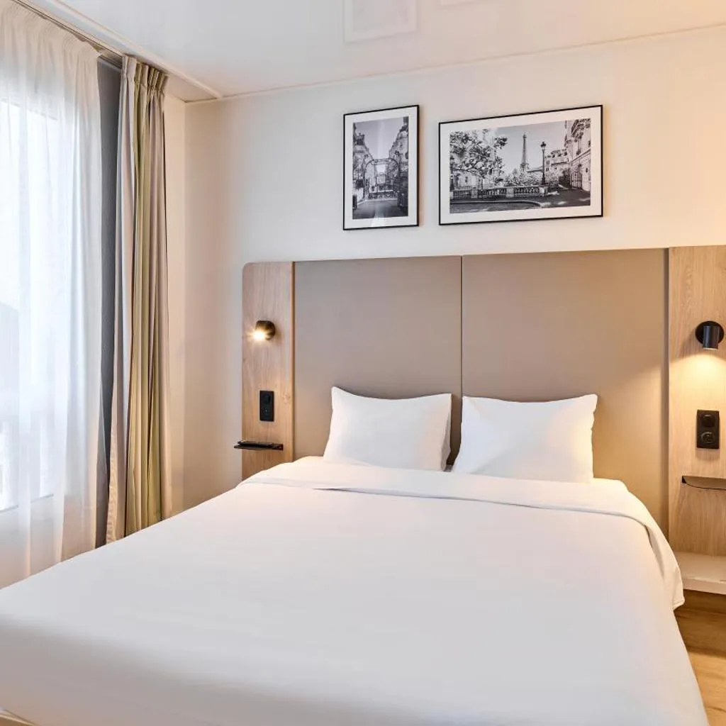 Photograph of Campanile Prime - Paris 14 Maine Montparnasse