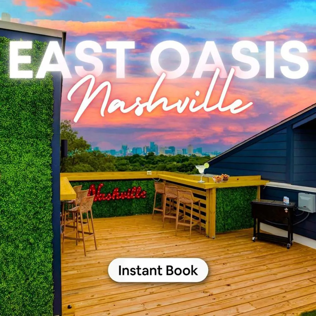 Photograph of New East Oasis 13Beds RoofDeck Free Parking