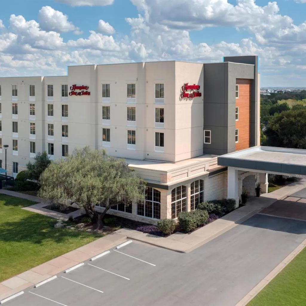 Photograph of Hampton Inn & Suites-Austin Airport