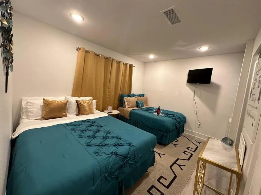 Photograph of Cozy Suite 5mins From Big Tex FREE Parking