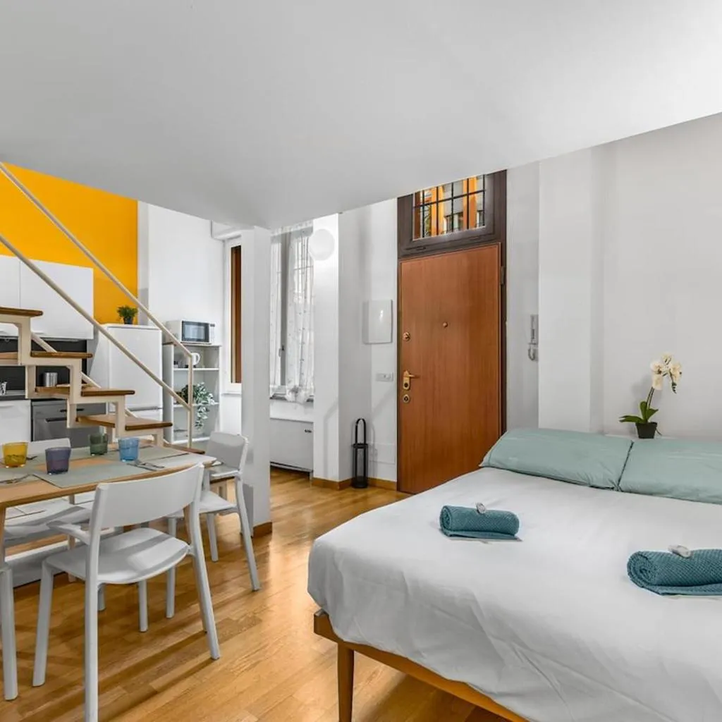 Photograph of Metro Duomo - Central Station - Loft AC and WiFi