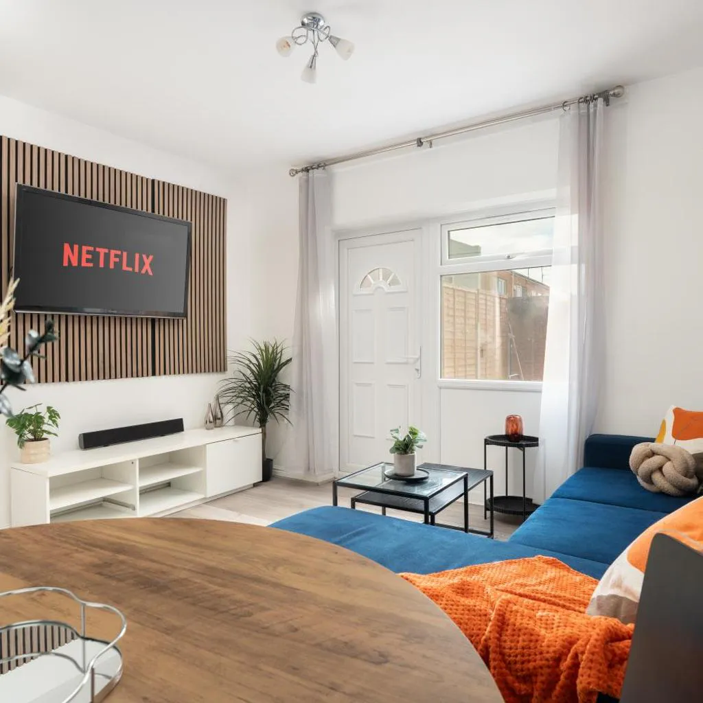 Photograph of Stylish 4bd Townhouse - City Centre - O2 Apollo