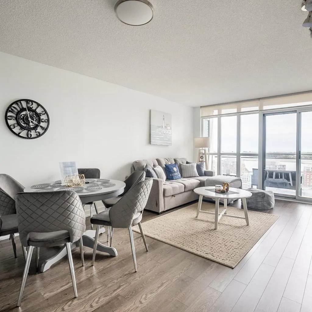 Photograph of Bird's Eye View of the Lake 1 Bedroom & Den Condo in Downtown Toronto