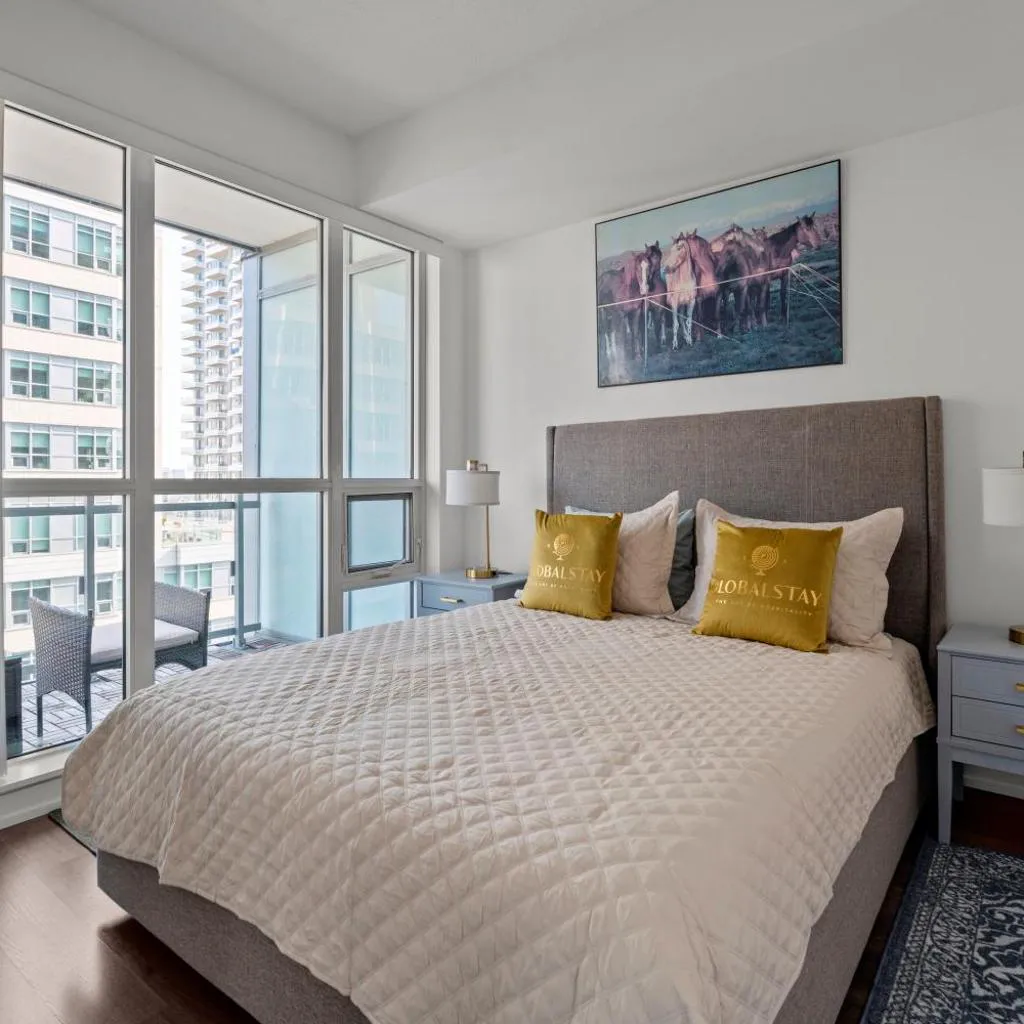 Photograph of Cozy 2 Bedroom Dunfield Ave Condo in the Heart of Downtown