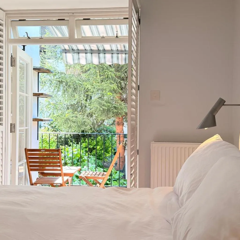 Photograph of 2-Bed Flat 2 Min Walk to Paddington & Hyde Park