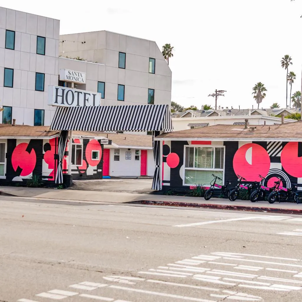 Photograph of Santa Monica Hotel