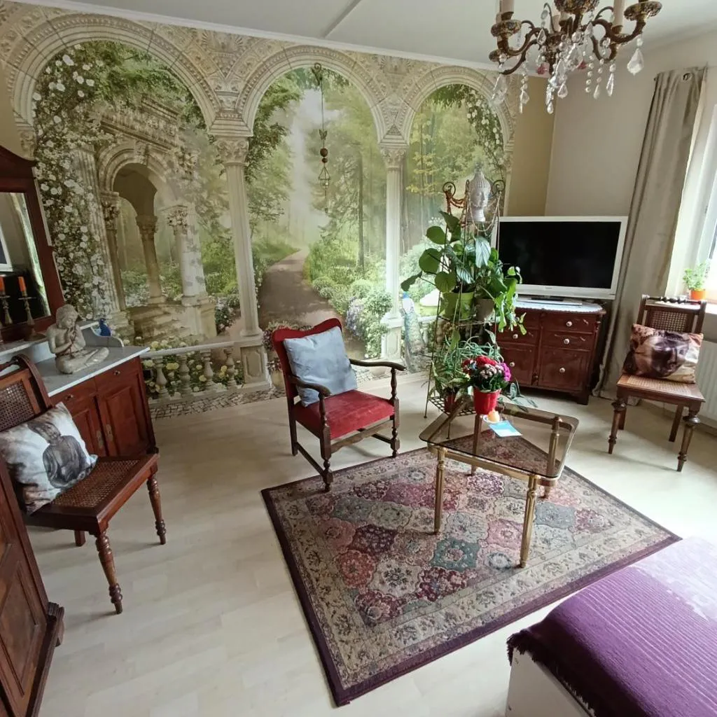 Photograph of Weltoffenes privates Gästezimmer bei LGBTQ freundlichen Gastgeber der mit in der Wohnung lebt