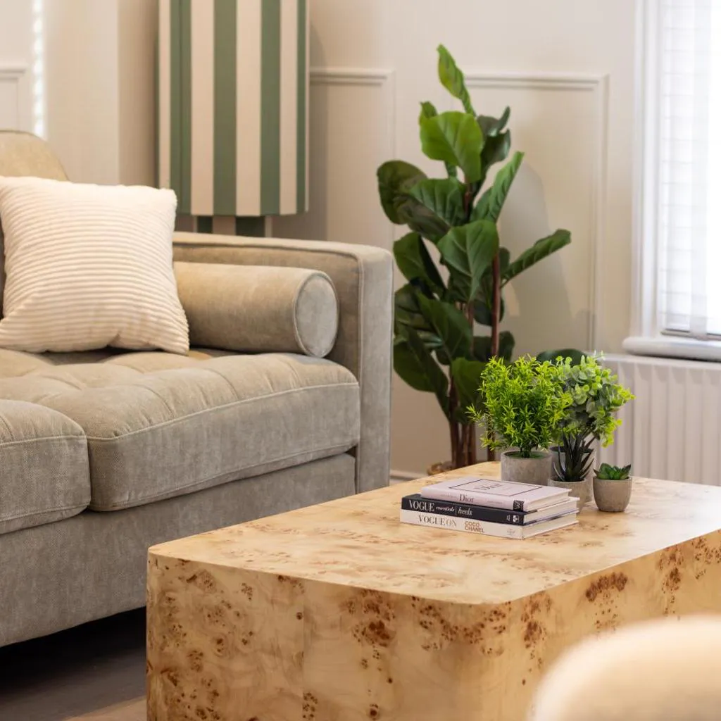 Photograph of 1 Bed Chic Apartments in Chelsea Central London FREE WIFI by City Stay Aparts London