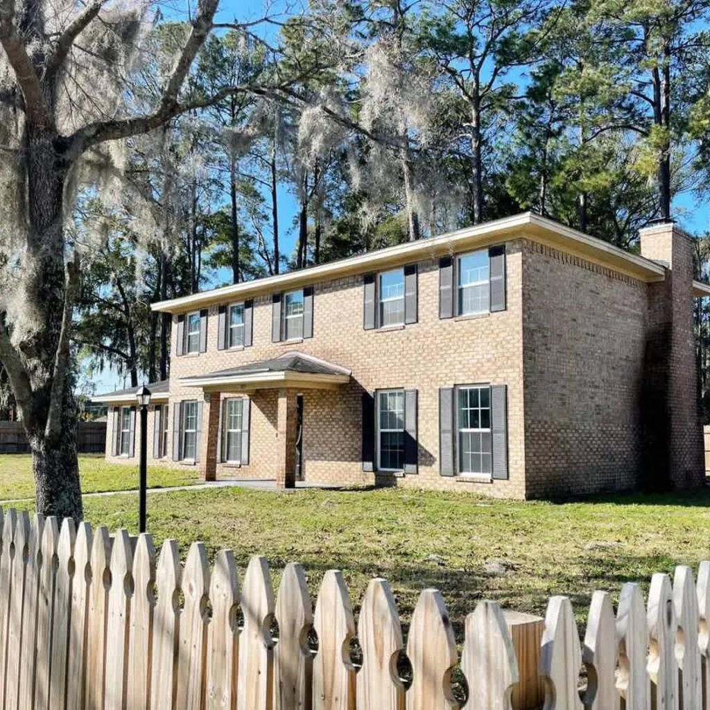 Photograph of Large Home Sleeps 10 Beach & Downtown Dog Heaven