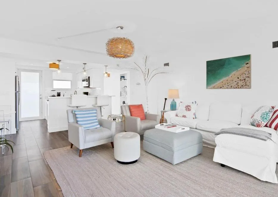 Photograph of Renovated Two Bedroom Condo Near the Beach