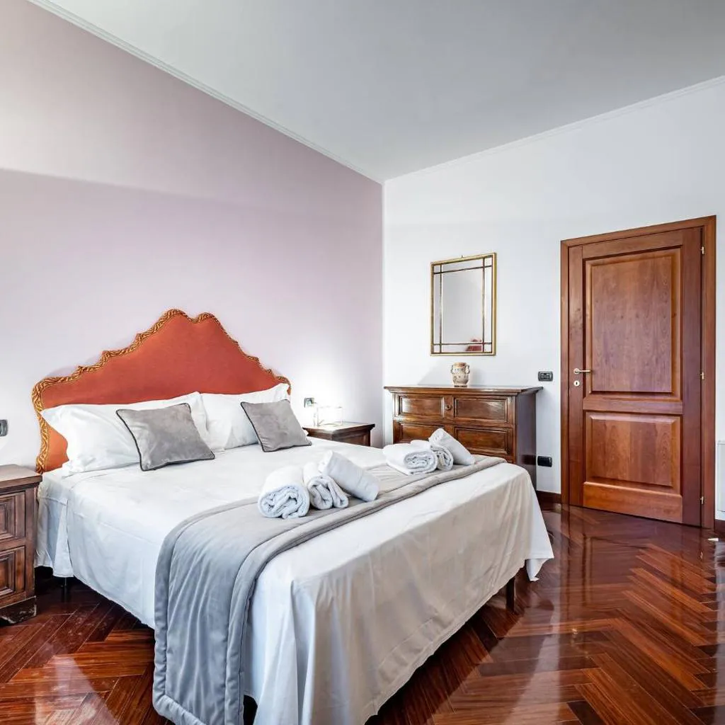 Photograph of YiD Elegant apt with garage
