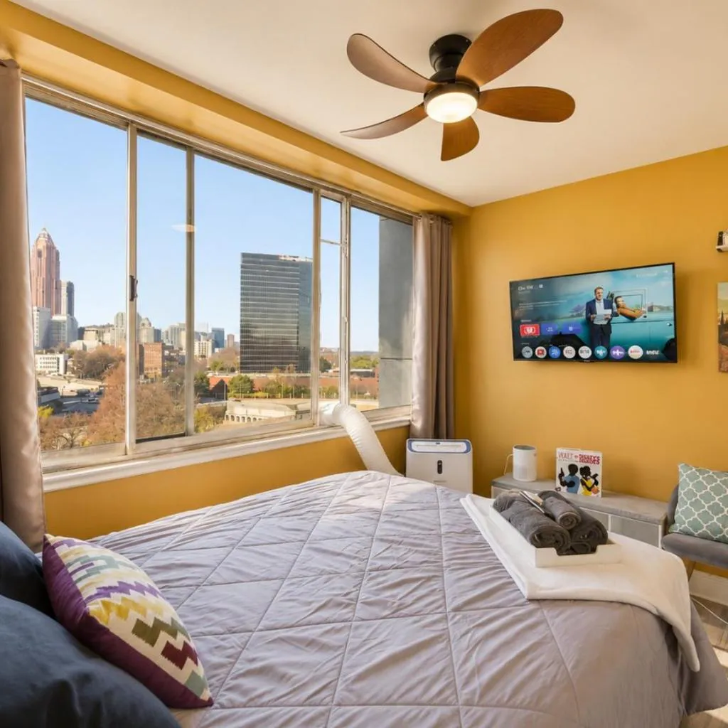 Photograph of Beautiful 3BR Condo in DTWN Pool Access