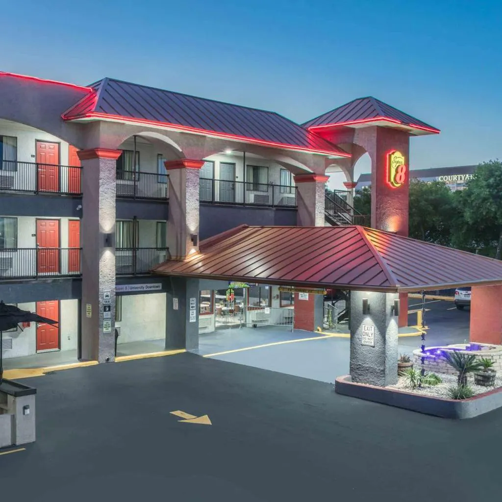 Photograph of Super 8 by Wyndham Austin University/Downtown Area