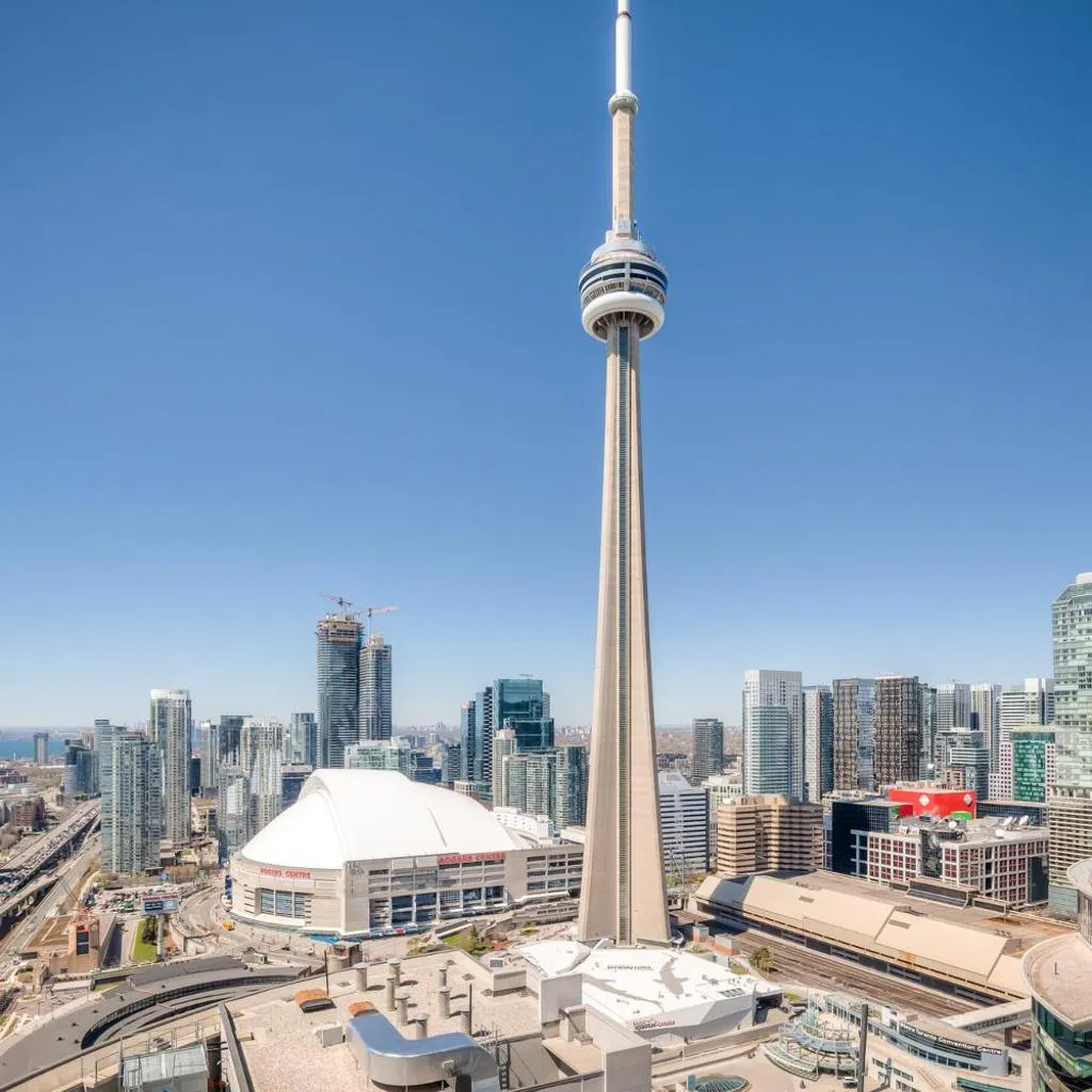 Photograph of Genteel 1 Bedroom Condo on 37 floor in Downtown Toronto