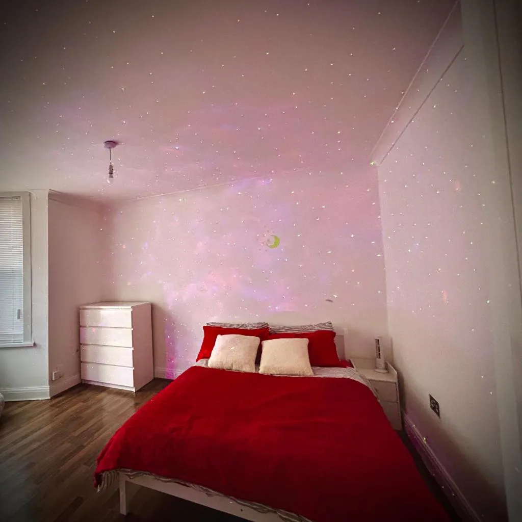 Photograph of Stratford Accommodation - shared bathroom
