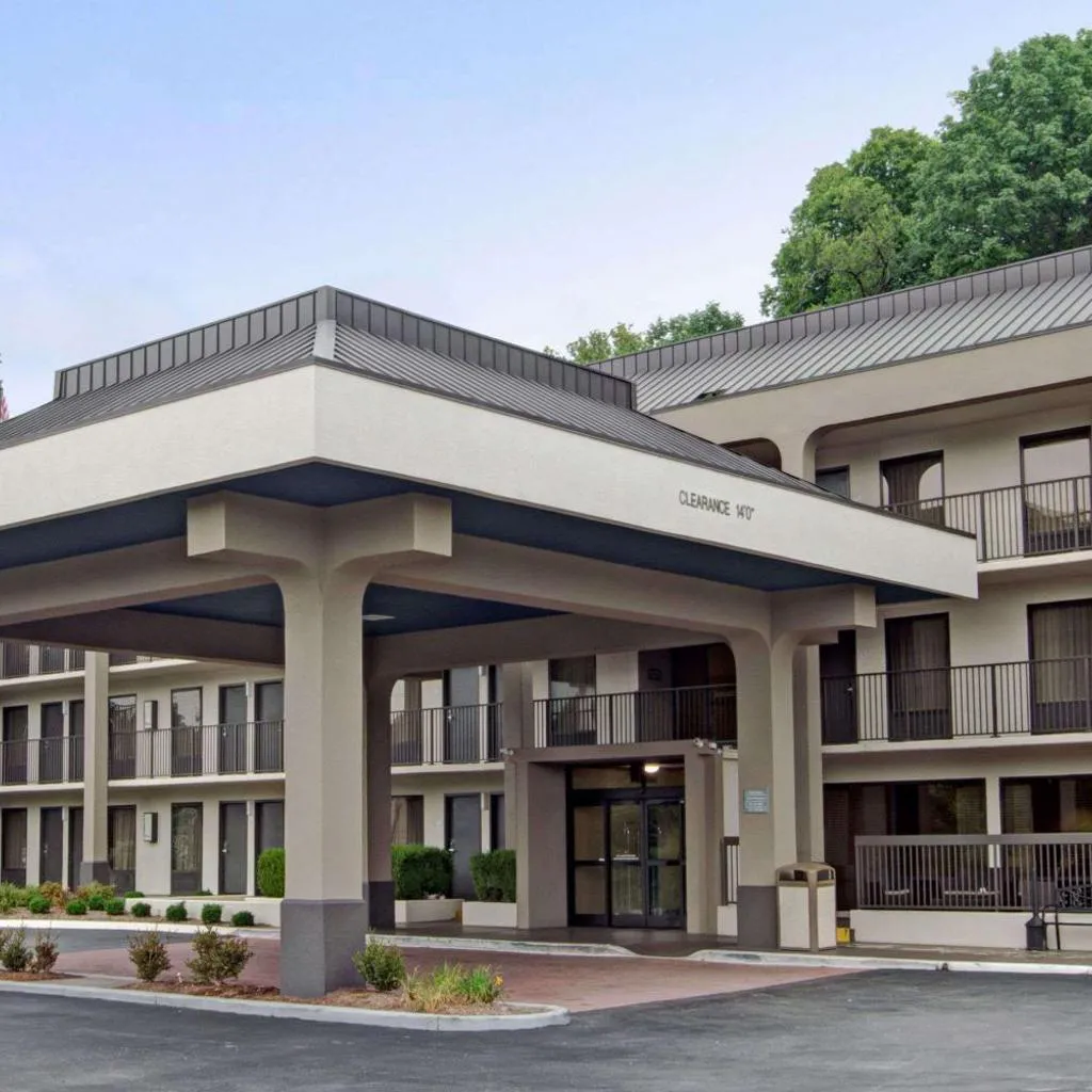 Photograph of Baymont by Wyndham Nashville Airport