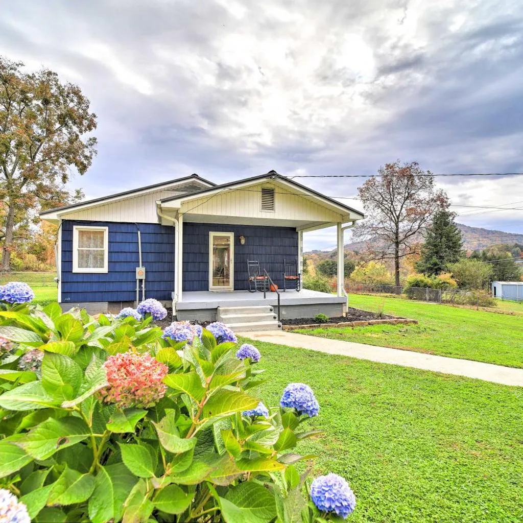 Photograph of Home w/ Yard: 8 Mi to French Broad River Park