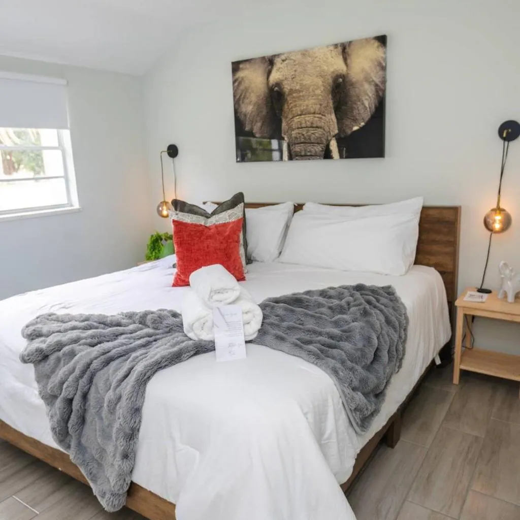 Photograph of Luxury 4BR, Sleeps 12, Heated Pool, Near Universal Studios