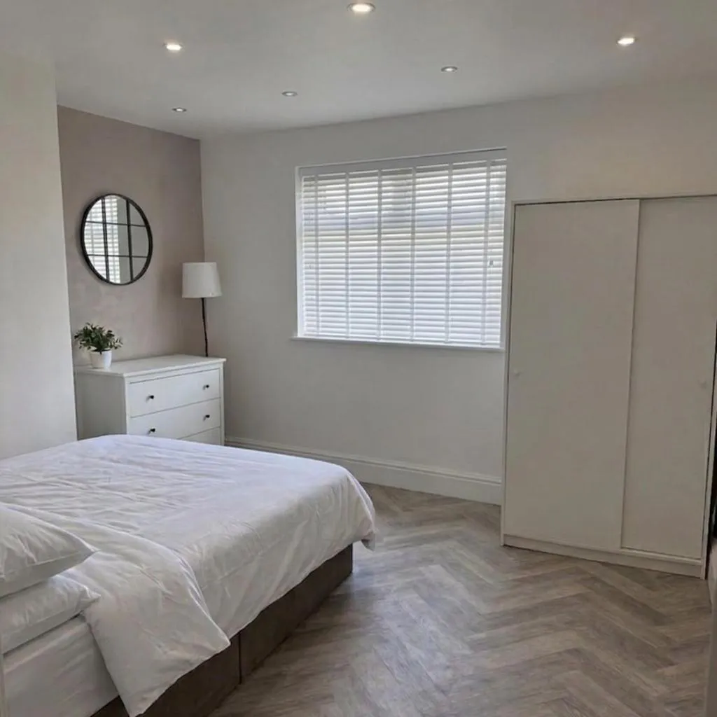 Photograph of Large 2 bed apt M1 Piccadilly