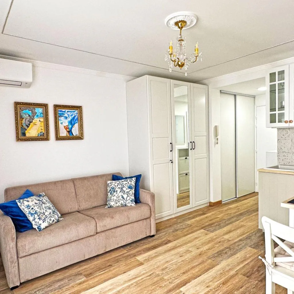 Photograph of Stunning Studio Rue France Promenade des Anglais