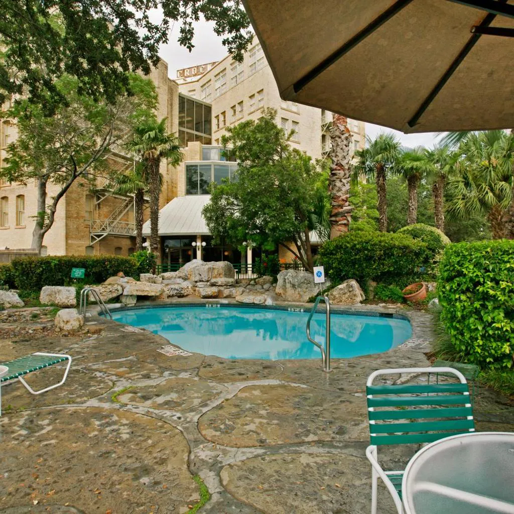 Photograph of The Crockett Hotel