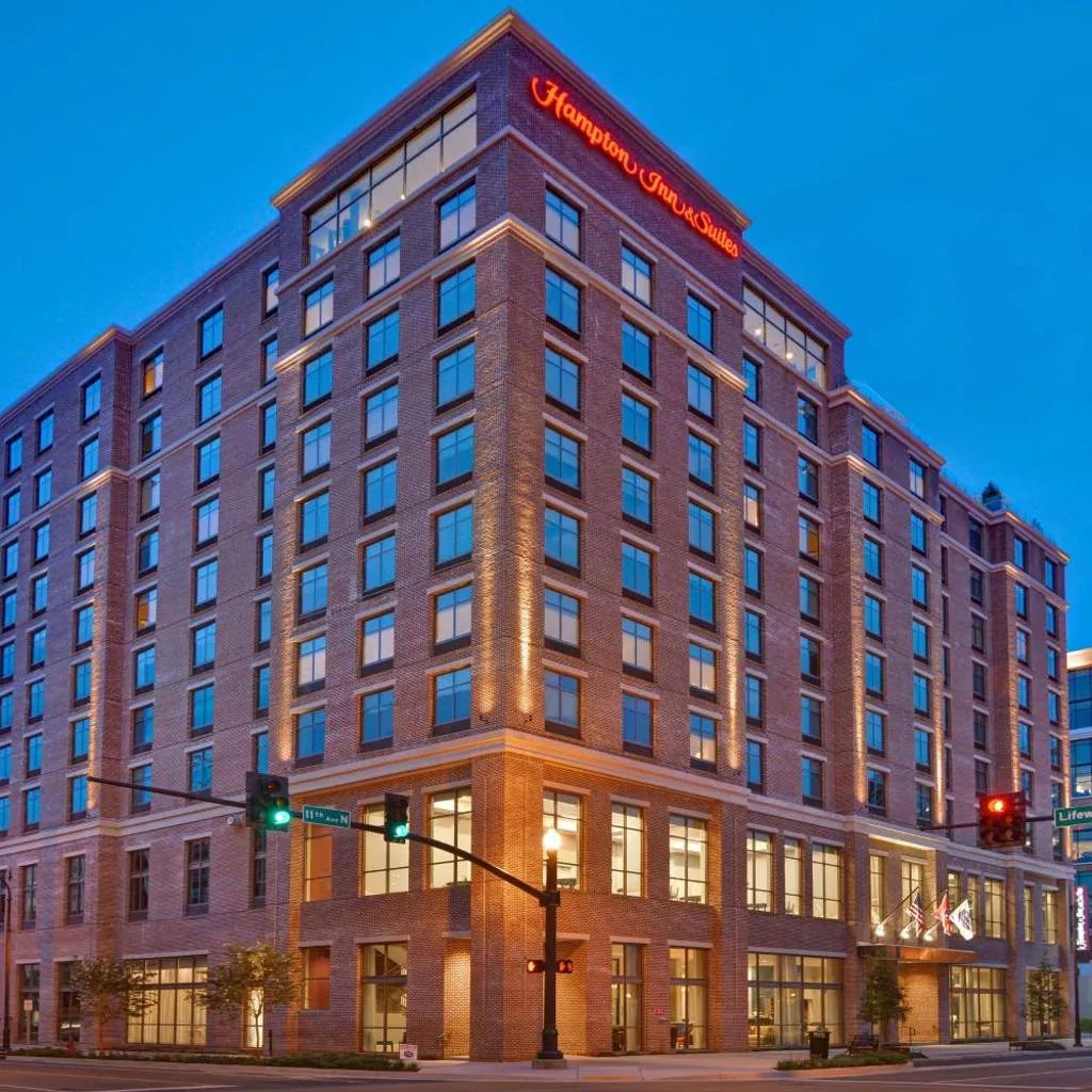 Photograph of Hampton Inn & Suites Nashville Downtown Capitol View, Tn