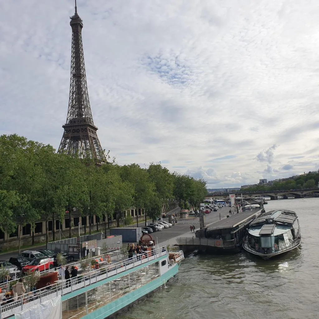 Photograph of Studio Eiffel Tower Trocadero