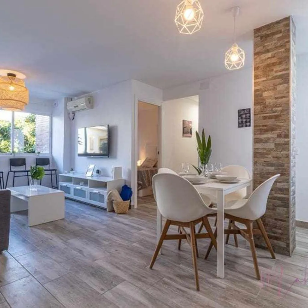 Photograph of Apartamento 1 en Estadio Sevilla, 6 plazas y metro