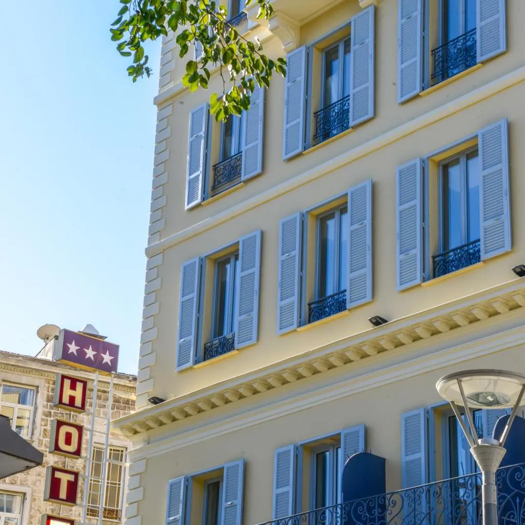 Photograph of Hôtel & Appartements Monsigny