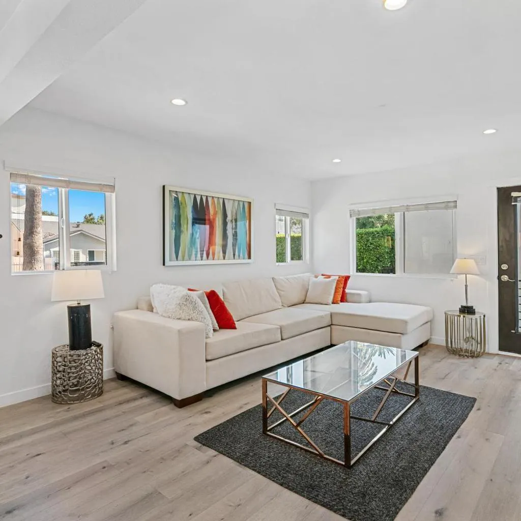 Photograph of Muirfield Chic City Bungalow with Parking 1,2,3