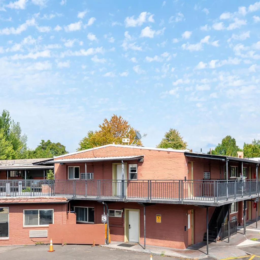 Photograph of Banfield Studios By OYO Portland OR