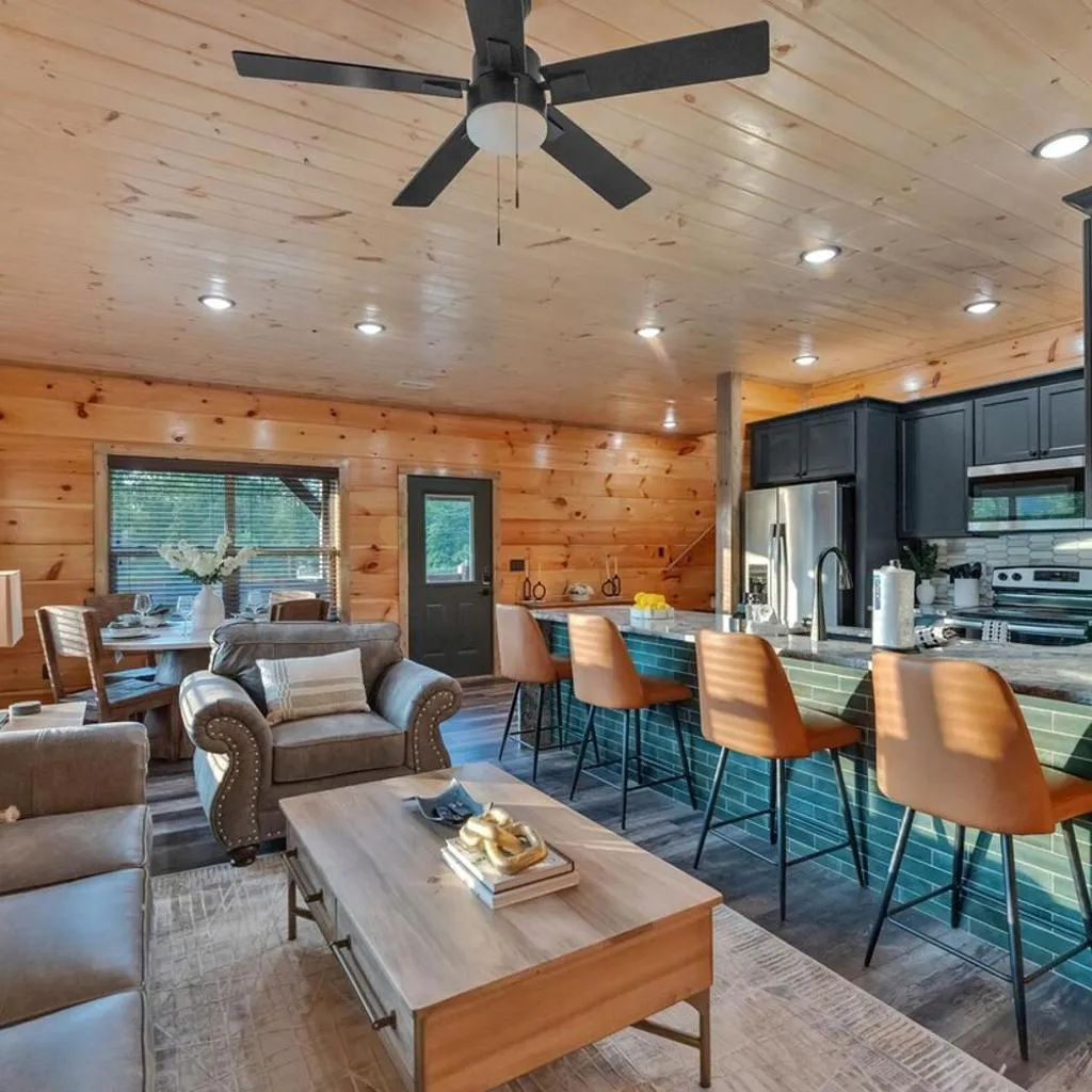 Photograph of Honeybear Hideaways - Luxury Gatlinburg Cabin with Indoor Pool, Sauna and Game Room - Smoky Mountain