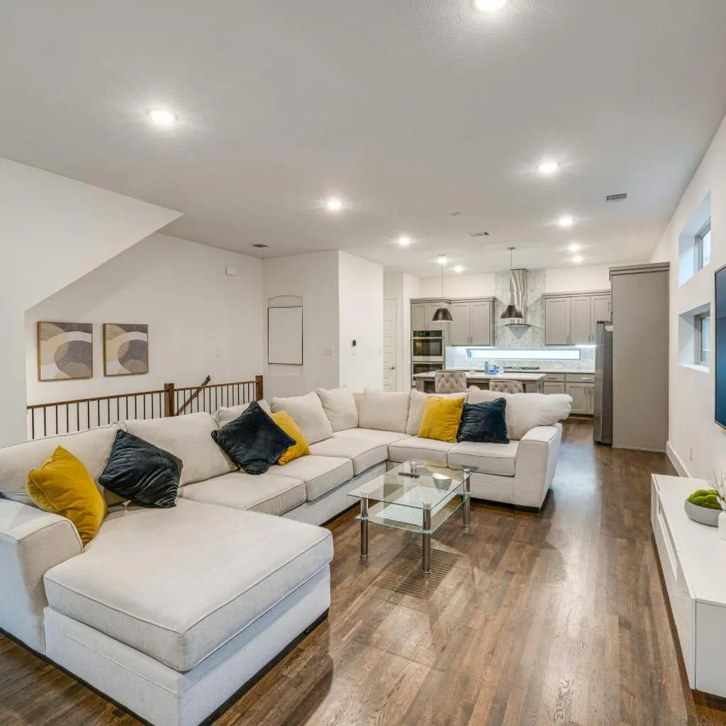Photograph of 10 Mi to Dtwn Dallas: Sleek Retreat w/ Balcony